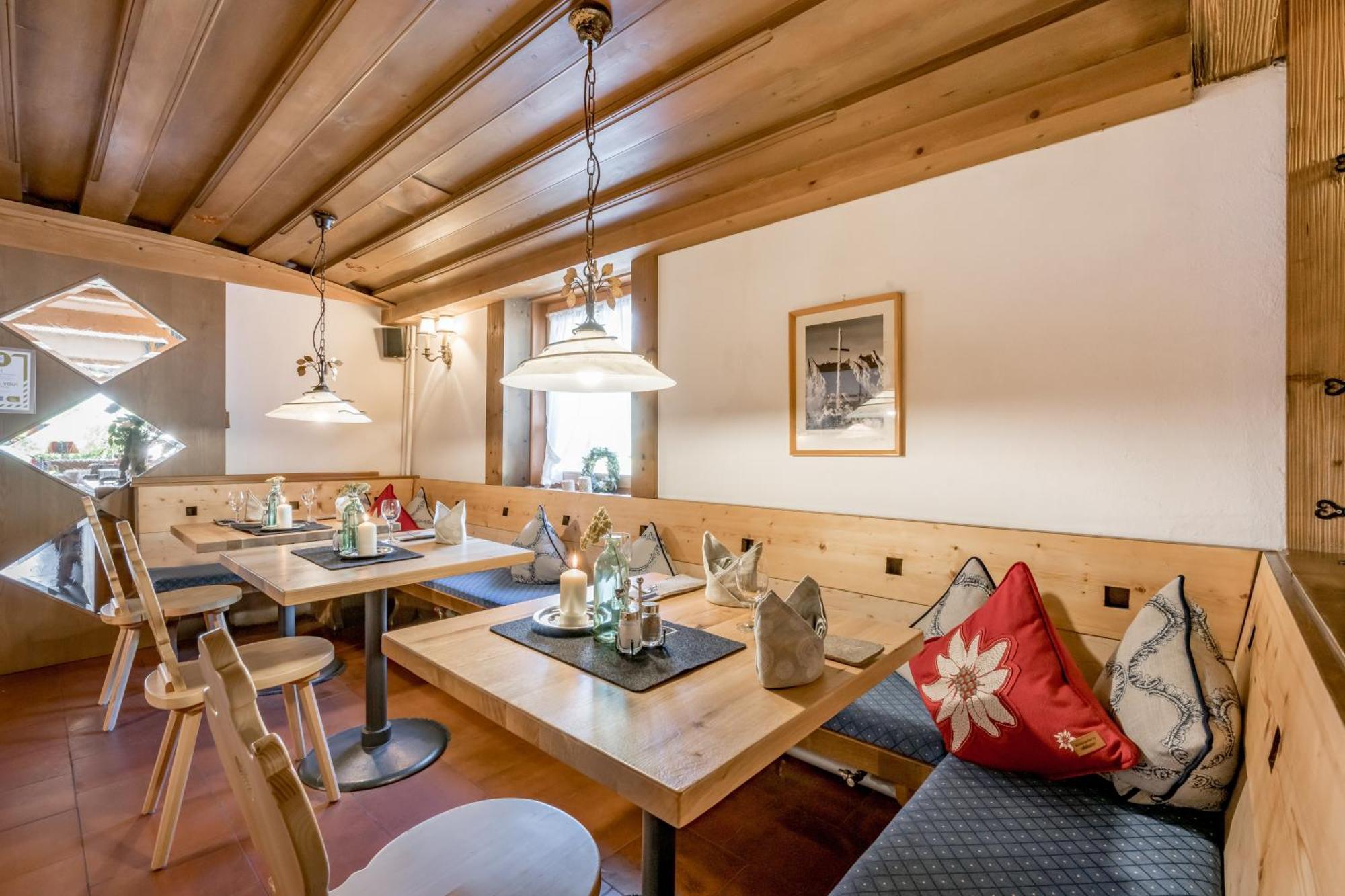 Inntaler Hof Seefeld in Tirol Exterior photo